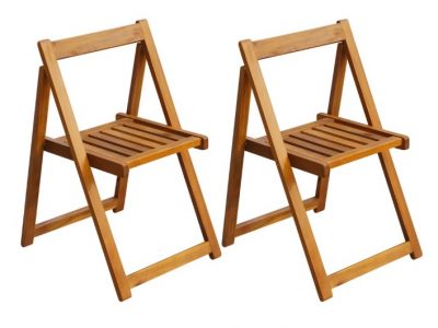 Fa vagy műanyag – melyik kerti széket érdemes választani?